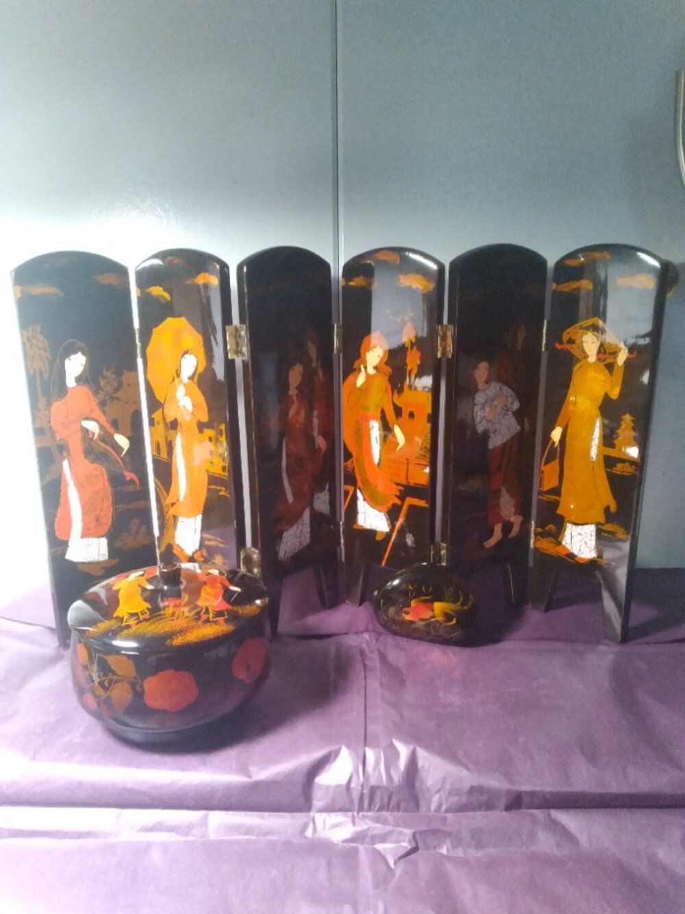 Vintage Vietnamese Lacquer Folding Table top Screen & Trinket Box HP Rock